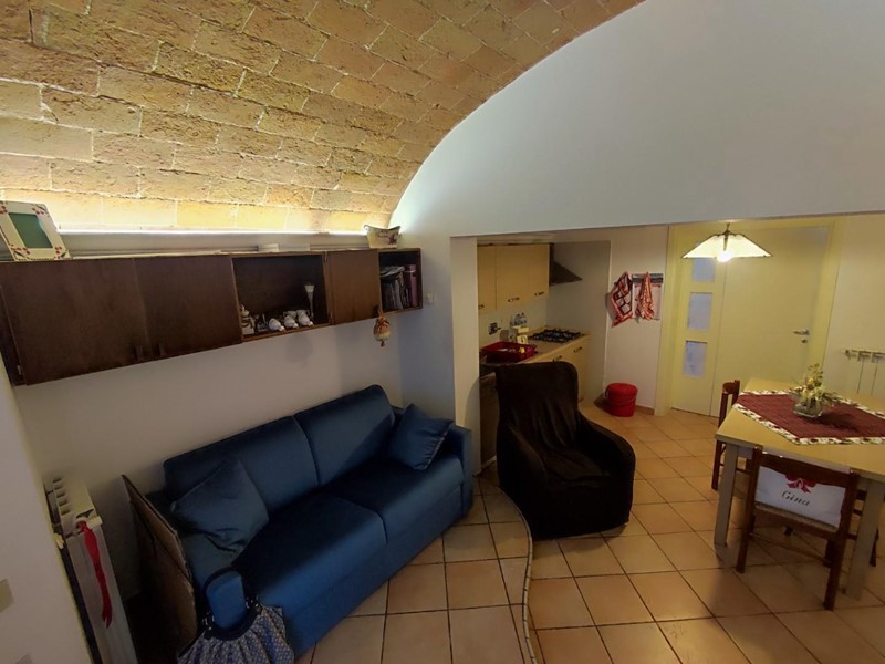 Bilocale in Vendita a Peccioli, 75'000&euro;, 57 m², arredato, con Box