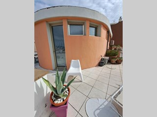 Attico in Vendita a Pontedera, 155'000&euro;, 65 m², arredato, con Box