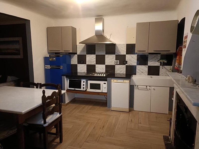 Appartamento in Affitto a Castelnuovo Magra, zona Molicciara, 1'200&euro;, 120 m², arredato