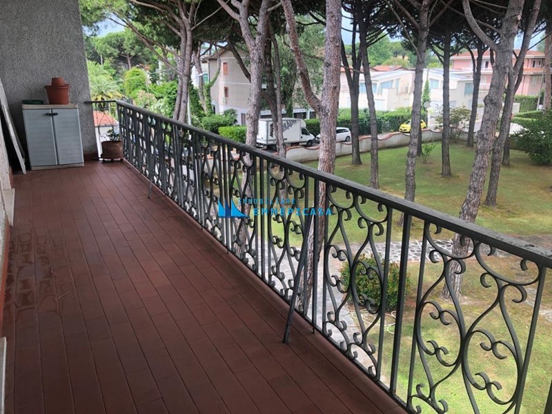 Quadrilocale in Affitto a Montignoso, zona Cinquale, 7'500&euro;, 80 m², arredato