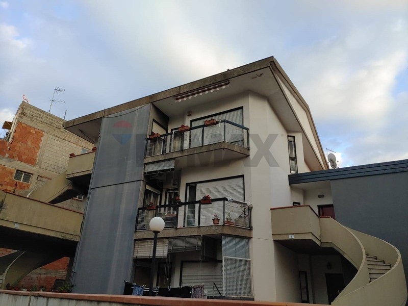 Appartamento in Vendita a Paternò, 110'000&euro;, 136 m²