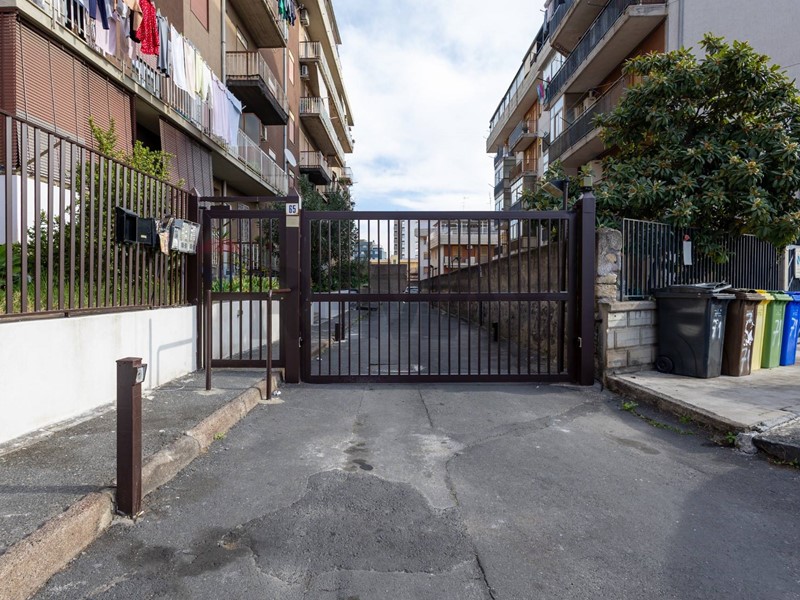 Attico in Vendita a Catania, 73'000&euro;, 88 m²