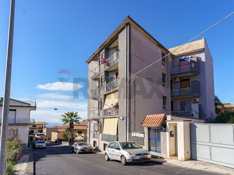Appartamento in Vendita a Motta Sant'Anastasia, 85'000&euro;, 149 m²