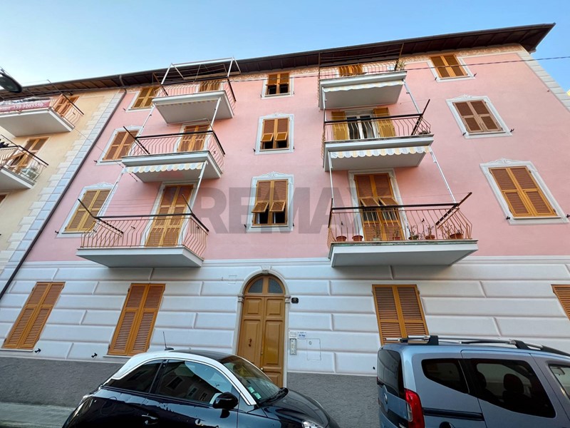 Quadrilocale in Vendita a Sestri Levante, 255'000&euro;, 76 m²
