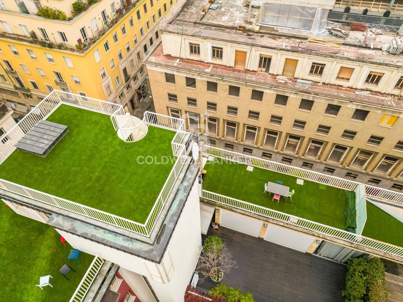 Attico in Affitto a Torino, 8'000&euro;, 250 m²