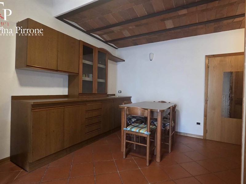 Quadrilocale in Vendita a Greve in Chianti, 195'000&euro;, 87 m²