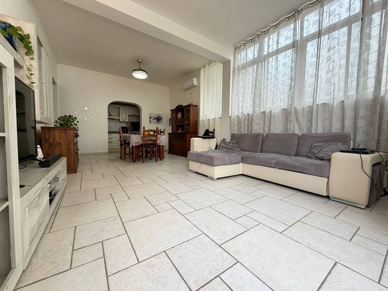 Appartamento in Vendita a Lecce, 165'000&euro;, 170 m²