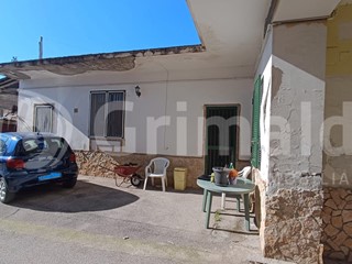Trilocale in Vendita a Pomigliano d'Arco, 110'000&euro;, 75 m²