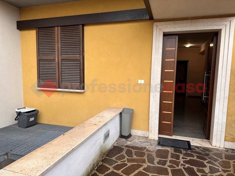 Trilocale in Affitto a Avezzano, 450&euro;, 1 m²