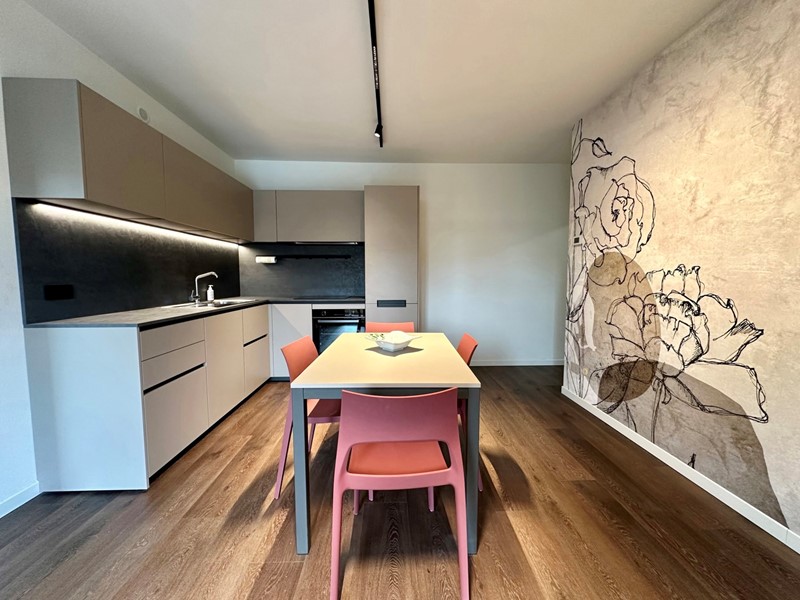 Trilocale in Affitto a Sirmione, 1'350&euro;, 70 m², arredato, con Box