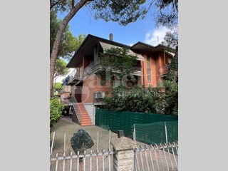 Quadrilocale in Vendita a Cervia, 380'000&euro;, 119 m², con Box