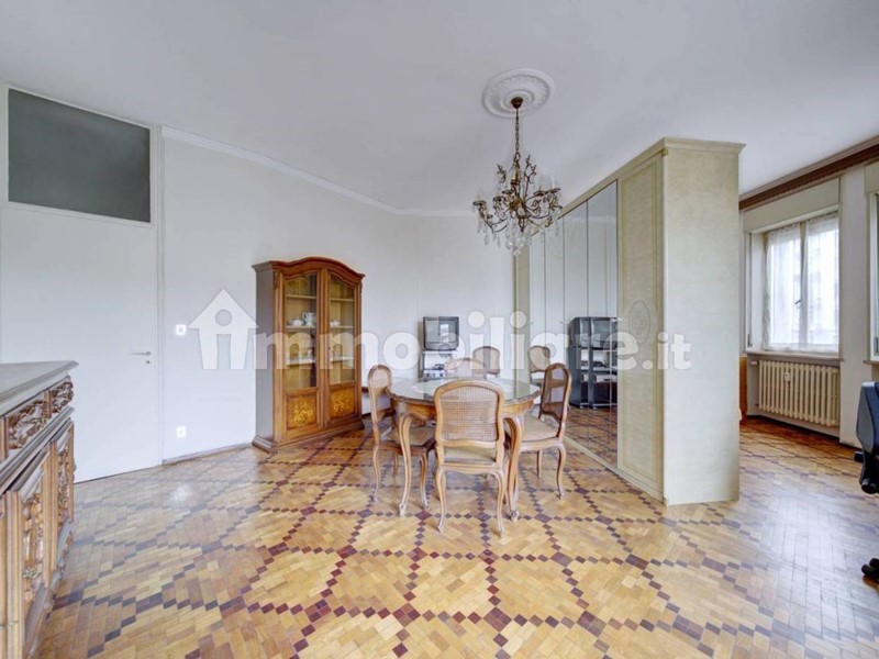 Quadrilocale in Vendita a Torino, 169'000&euro;, 105 m²
