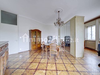 Quadrilocale in Vendita a Torino, 169'000&euro;, 105 m²