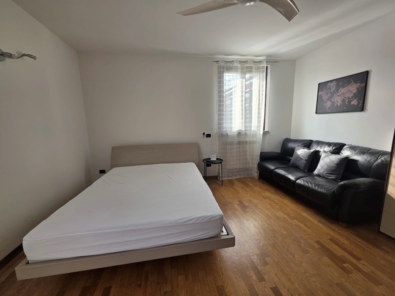 Monolocale in Vendita a Cologno Monzese, 115'000&euro;, 35 m², arredato