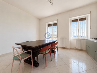 Quadrilocale in Vendita a Catanzaro, zona Centro storico, 149'000&euro;, 155 m²