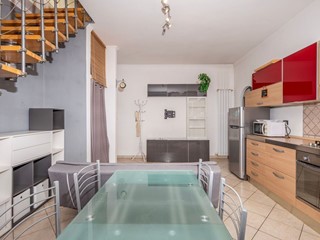 Trilocale in Vendita a Roma, zona Vermicino/Borghesiana, 149'000&euro;, 73 m²