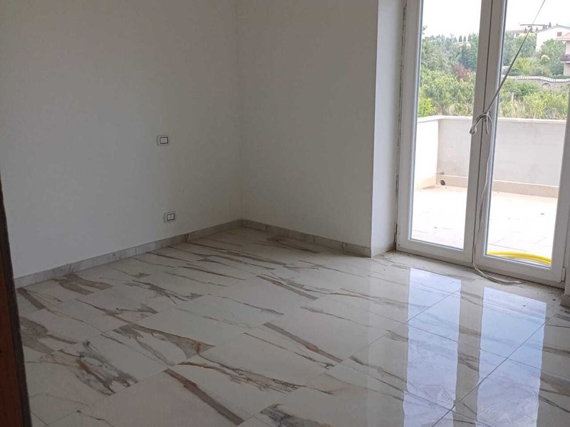 Trilocale in Vendita a Roma, zona Finocchio, 139'000&euro;, 70 m²