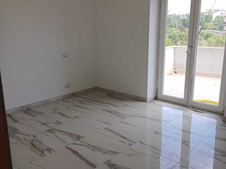Trilocale in Vendita a Roma, zona Finocchio, 139'000&euro;, 70 m²