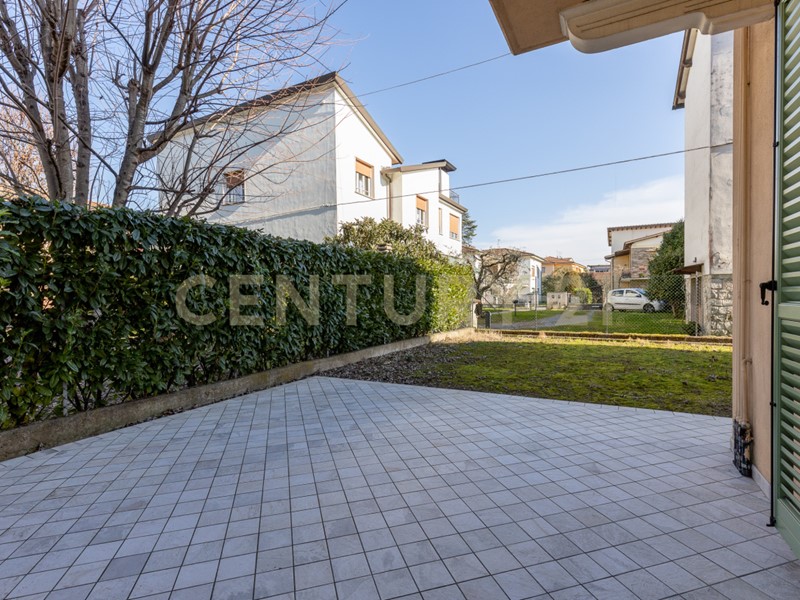 Appartamento in Vendita a Lucca, 198'000&euro;, 66 m², arredato