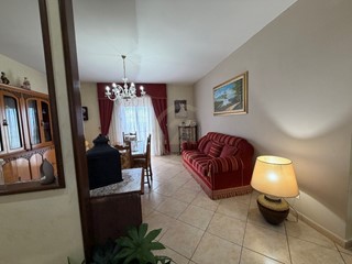 Quadrilocale in Vendita a Belpasso, zona Villaggio delle Ginestre, 140'000&euro;, 125 m², con Box