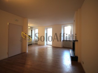 Trilocale in Affitto a Lecco, zona Centro Storico, 1'200&euro;, 111 m²