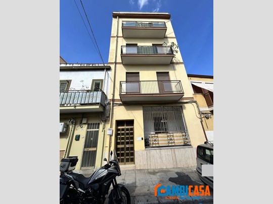 Quadrilocale in Vendita a Palermo, 105'000&euro;, 125 m²