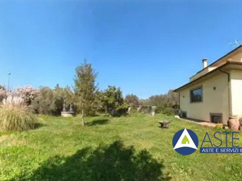 Appartamento in Vendita a Viterbo, 262'500&euro;, 251 m²