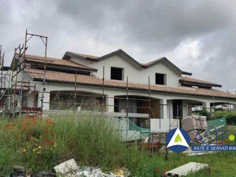 Appartamento in Vendita a Montefiascone, 34'853&euro;, 2070 m²