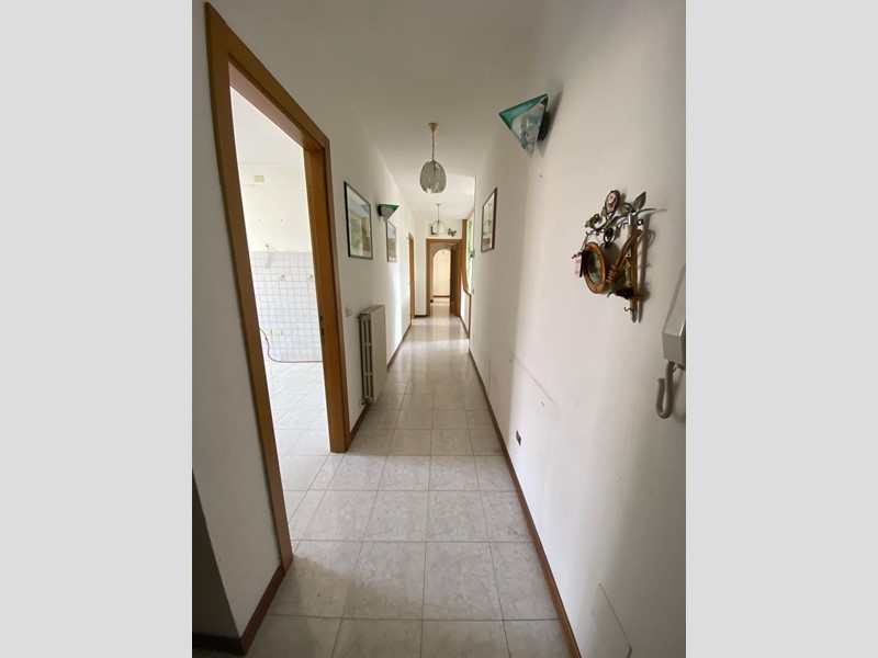 Appartamento in Vendita a Massa, 319'000&euro;, 122 m², con Box