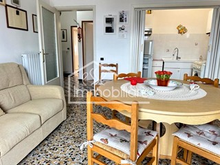 Trilocale in Vendita a Empoli, 160'000&euro;, 70 m², con Box