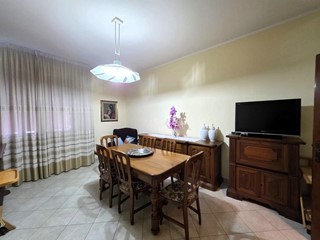 Quadrilocale in Vendita a Santa Croce sull'Arno, 140'000&euro;, 108 m², con Box