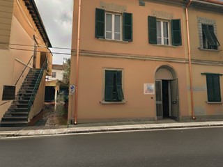 Trilocale in Vendita a Rosignano Marittimo, zona Rosignano Solvay, 165'000&euro;, 60 m², con Box