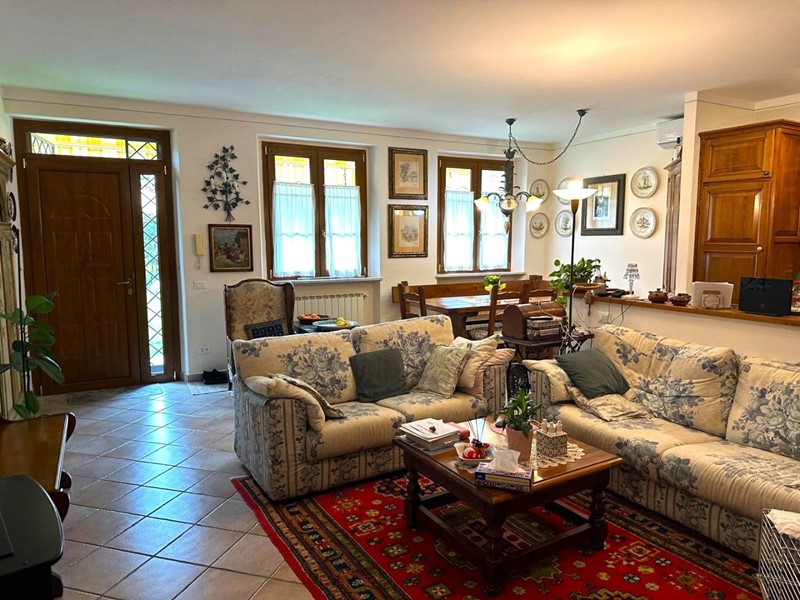Quadrilocale in Vendita a Capannori, zona Lammari, 295'000&euro;, 130 m², arredato