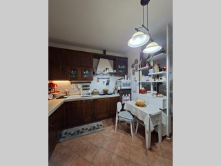 Trilocale in Vendita a Collesalvetti, zona Vicarello, 163'000&euro;, 65 m²