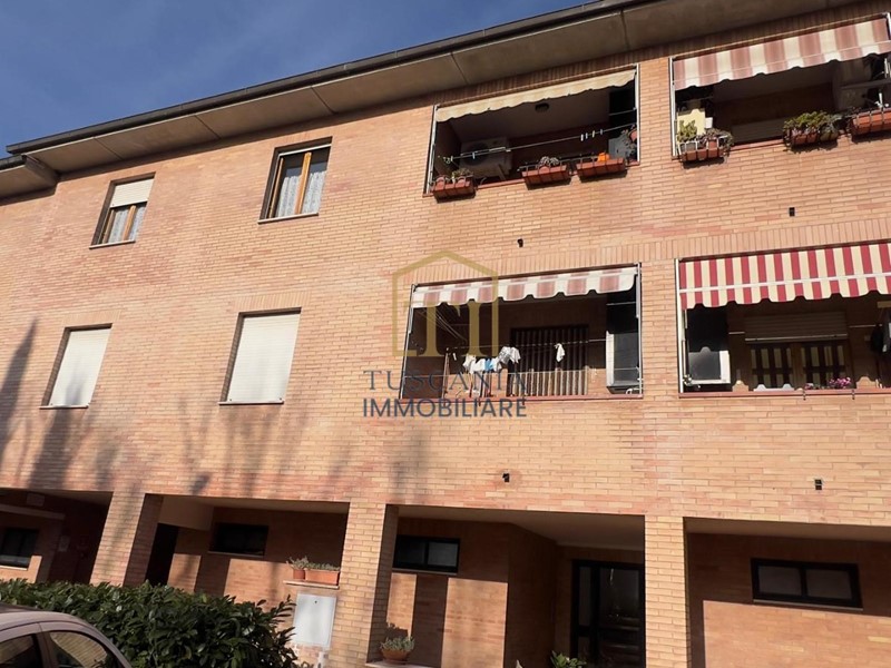 Appartamento in Vendita a Siena, zona Taverne D'arbia, 230'000&euro;, 96 m², con Box
