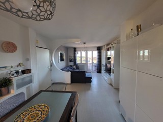 Appartamento in Vendita a Calcinaia, zona Fornacette, 179'000&euro;, 102 m², con Box