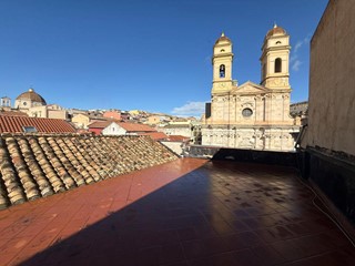 Appartamento in Vendita a Cagliari, 1'000'000&euro;, 325 m²