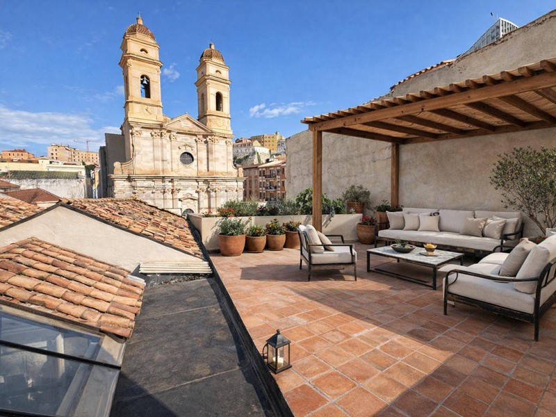 Appartamento in Vendita a Cagliari, 1'000'000&euro;, 325 m²