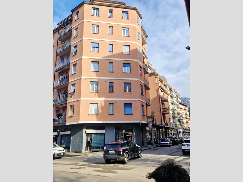 Trilocale in Vendita a Como, 185'000&euro;, 100 m²