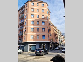 Trilocale in Vendita a Como, 185'000&euro;, 100 m²