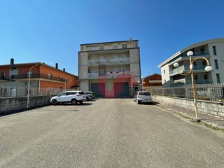 Appartamento in Vendita a San Giorgio del Sannio, 500'000&euro;, 633 m²
