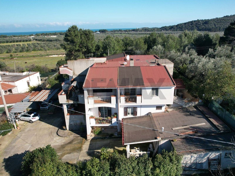 Appartamento in Vendita a Vieste, 530'000&euro;, 480 m², con Box