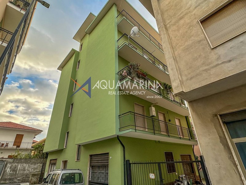 Trilocale in Vendita a Riva Ligure, 200'000&euro;, 75 m²