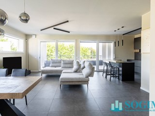 Quadrilocale in Vendita a Biassono, 510'000&euro;, 145 m²