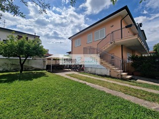 Trilocale in Vendita a Camaiore, 450'000&euro;, 135 m²