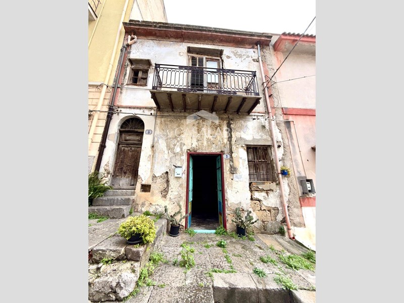 Trilocale in Vendita a Carini, 20'000&euro;, 104 m²