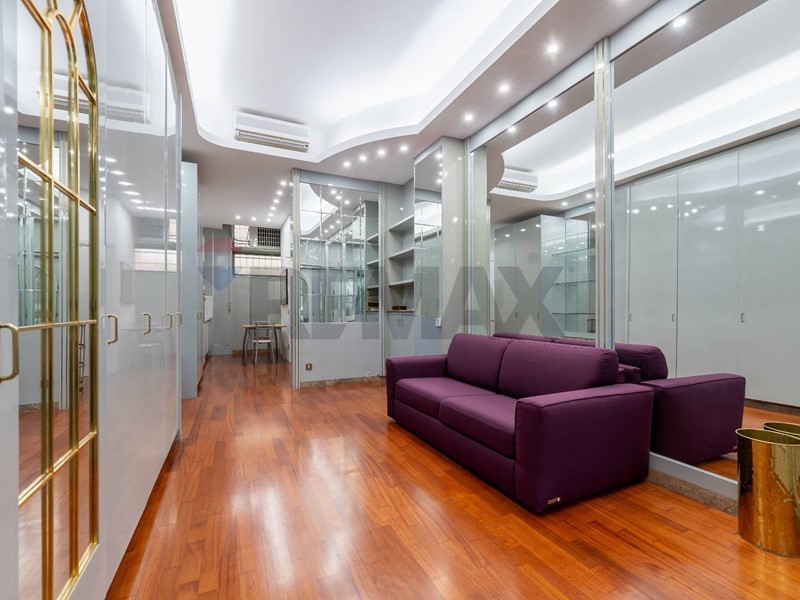 Bilocale in Vendita a Milano, 185'000&euro;, 67 m²