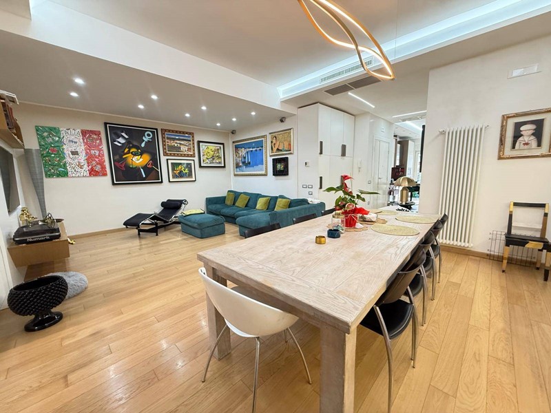 Quadrilocale in Vendita a Caserta, 500'000&euro;, 190 m²