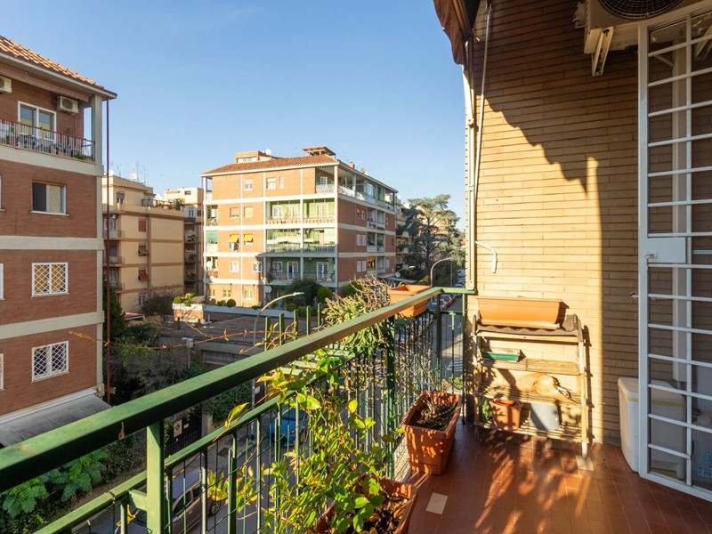 Bilocale in Vendita a Roma, 290'000&euro;, 68 m²