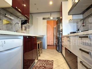 Attico in Vendita a Piacenza, 350'000&euro;, 192 m², arredato, con Box